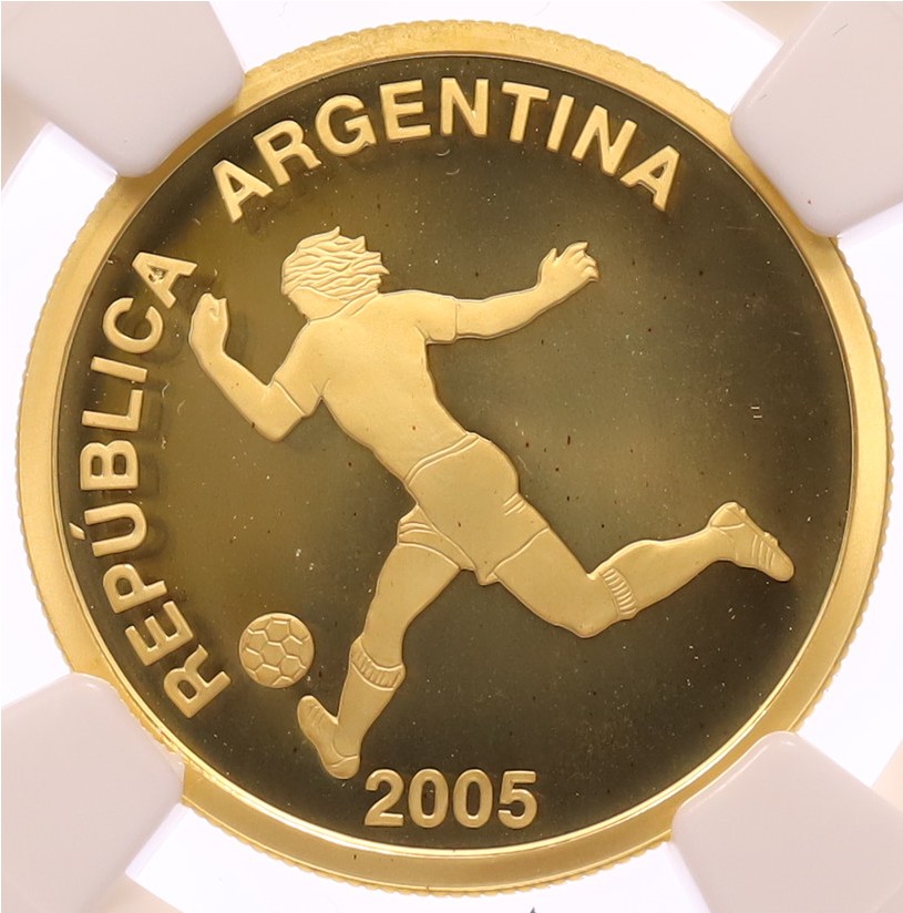 10 песо 2006 года Аргентина «ФИФА — XVIII Чемпионат мира по футболу в Германии 2006» в слабе NGC (PF68 ULTRA CAMEO) — Фото №1