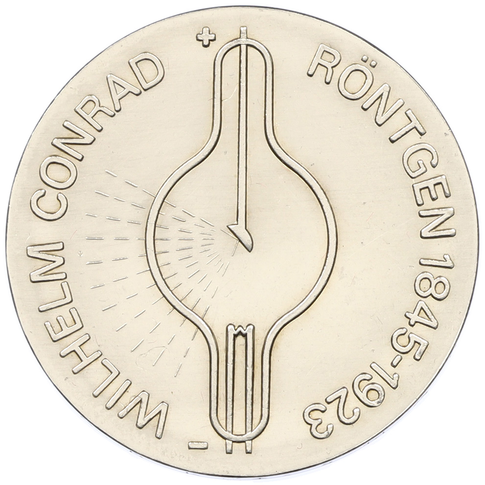 5 марок 1970 года Восточная Германия (ГДР) «125 лет со дня рождения Вильгельма Конрада Рентгена» — Фото №1